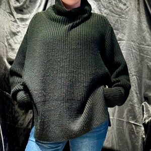 BY EGREIS TURTLENECK SWEATER